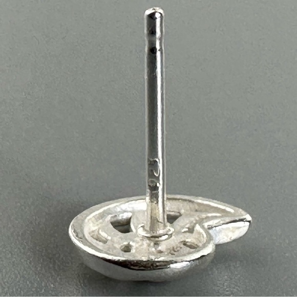 Sterling Silver CZ Sea Shell Earring - Picture 5 of 12